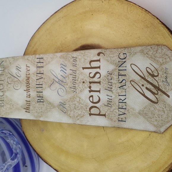 John 3:16 Tie - Picture 3 of 4